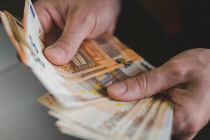 μέσος μισθός στην Ελλάδα