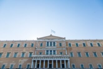 Πώς ψηφίζεται ένας νόμος