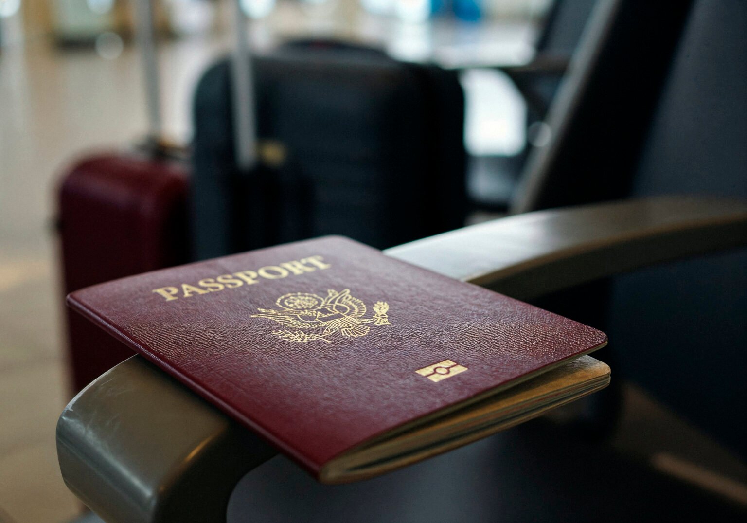 Golden Visa και στεγαστική κρίση: Επηρεάζουν οι ξένες επενδύσεις τις τιμές των ακινήτων στην Ελλάδα;