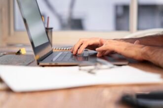 Γιατί οι επιχειρήσεις δυσκολεύονται να βρουν εργαζομένους;